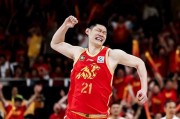 开云体育平台-半场49-49！胡金秋爆发独砍22分，广厦领先两位数被抹平，想赢难